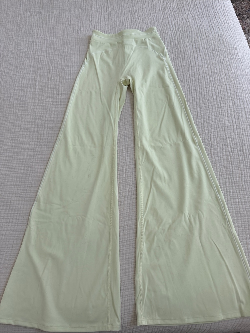 Women’s leggings piping flare leg